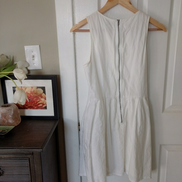 Linen Gap Dress - Picture 2 of 4